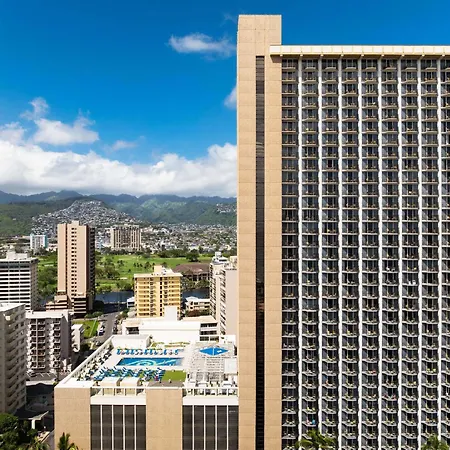 Hilton Waikiki Beach Resort & Spa-2