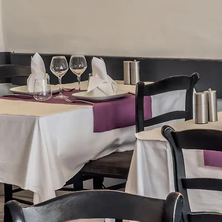 Logis Hôtel Les Chardons Bleus RESTAURANT LE BISTROT DE LA MER-3