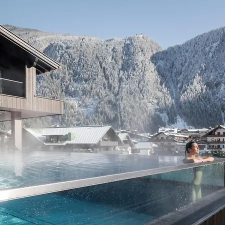 Neuhaus Zillertal Resort-2