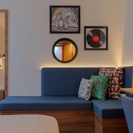 Hampton By Hilton London Waterloo-2