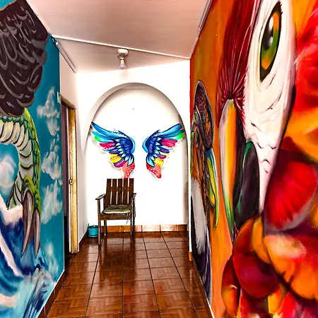 Lobo Hostel La Paz-2