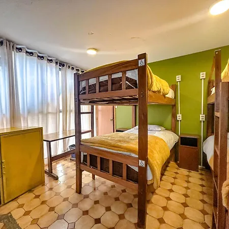 Lobo Hostel La Paz-2