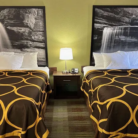 Super 8 By Wyndham Lincoln-2
