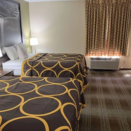 Super 8 By Wyndham Lincoln-3