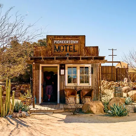 Pioneertown Motel-2