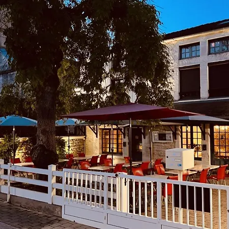 Hostellerie Au Rendez-Vous Des Amis-3