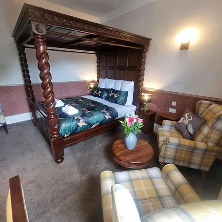 Roy Bridge Hotel-2