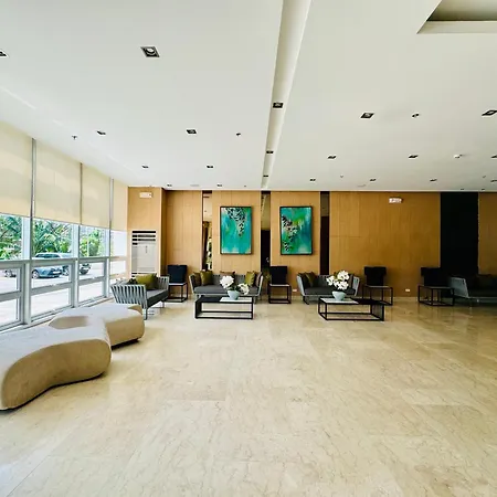 Charming 2 Bedroom With Amenity Views And Free Parking-2
