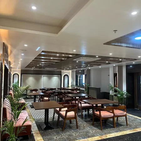 Hotel Sainik Grand-2