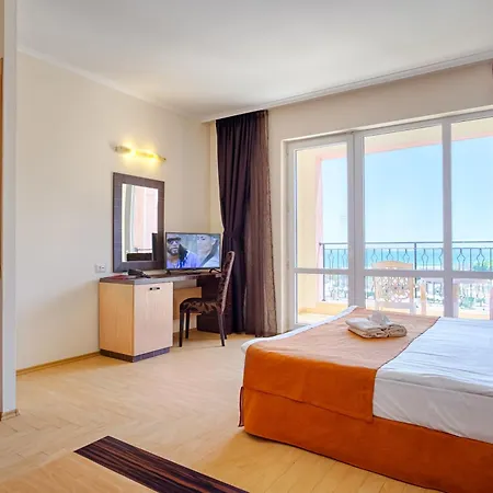 Dit Majestic Beach Apart Hotel-3