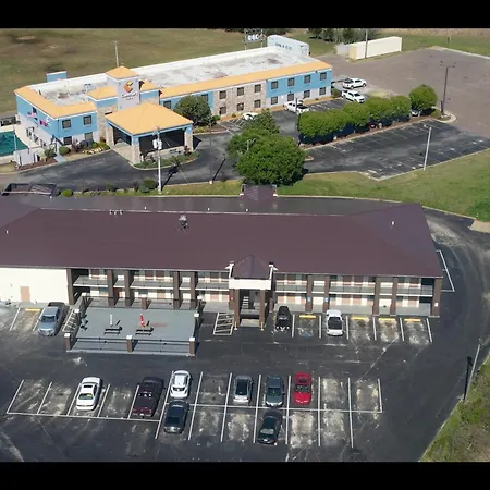 Oyo Hotel Brownsville Tn I-40-2