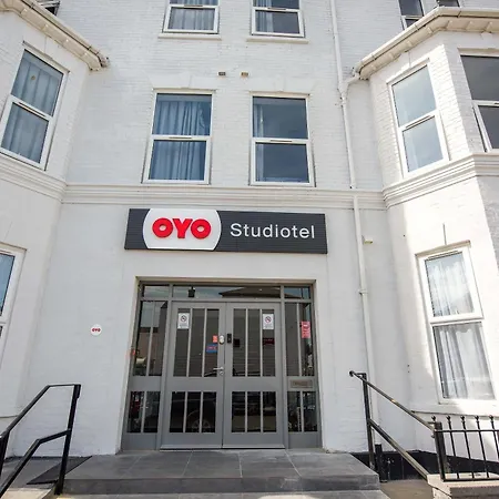 Oyo Studiotel Great Yarmouth - Modern Hotel Apartments-3