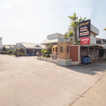 Oyo 75382 Chonburi Hotel-2