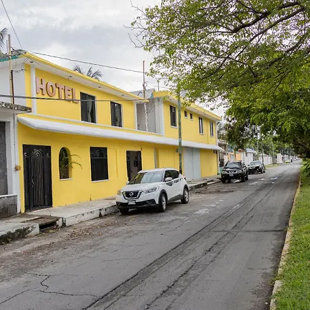 Oyo Hotel Marias,Aeropuerto Internacional De Chetumal-3