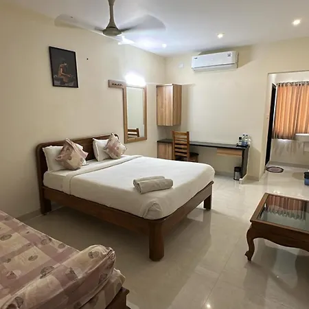 Hotel Gokulam Grand-2
