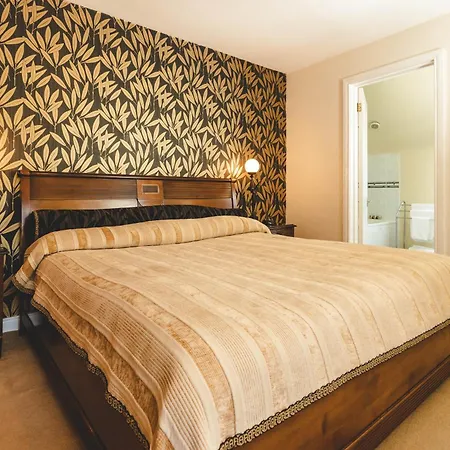 Oyo Rayanne House Guest Accommodation-2
