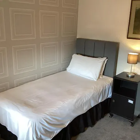 Oyo Rayanne House Guest Accommodation-2