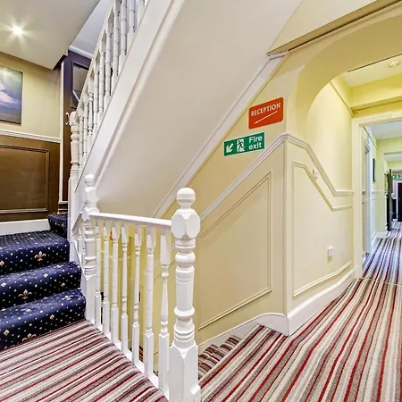 Oyo Bostons Manor Hotel, Hanwell London-3