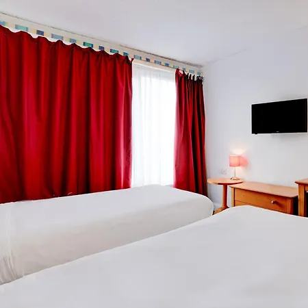 Oyo The Chiltern Hotel-3