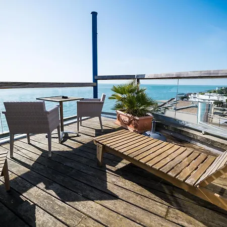 Logis Hotel - La Petite Rade-3
