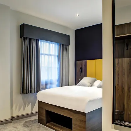 Oyo Tamworth Arms Boutique Pub & Hotel-3