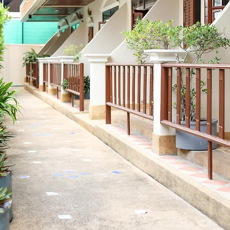 โทนี่ รีสอร์ท-3