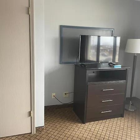 Americinn By Wyndham Hartford Wi-2
