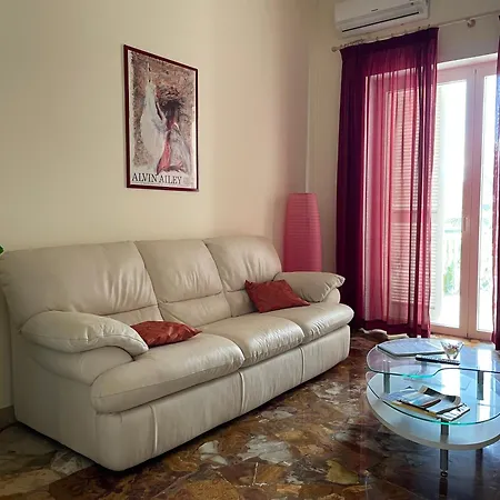 Il Giardino Di Flora Con Piscina & Jacuzzi-2