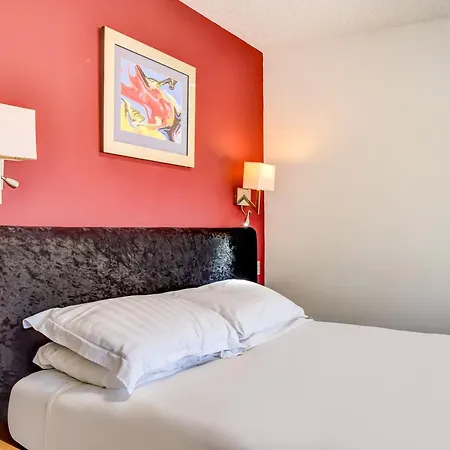 The Hotel Rafiya, Redditch-3