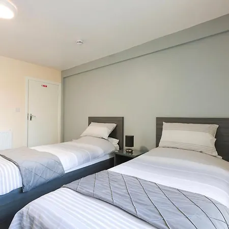 Oyo Honeycroft Lodge, Uxbridge-3