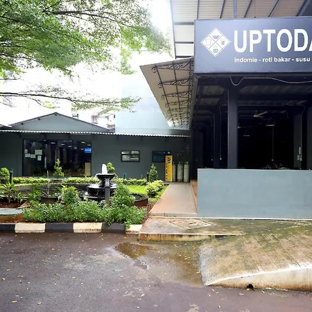 Super Oyo Townhouse Oak Hotel Fiducia Pondok Gede-3