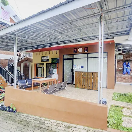 OYO 90758 D Kost In Kandri Semarang-3