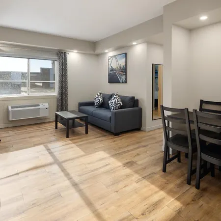 Baymont By Wyndham West Edmonton-3