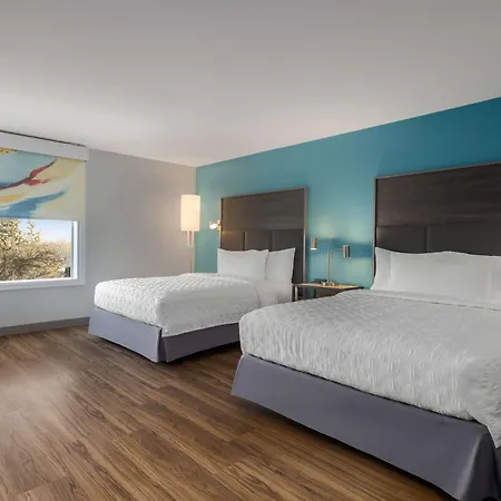 Tru By Hilton Oshkosh-3