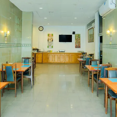 Townhouse Oak Palembang Near Jembatan Ampera Formerly Azzura Hotel-3