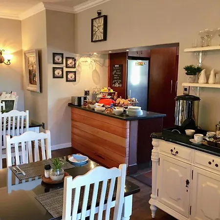 Dunvegan Execu Lodge-2