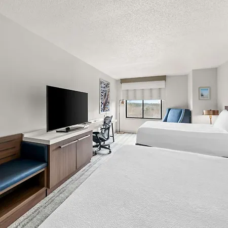 Hilton Garden Inn Plymouth-2