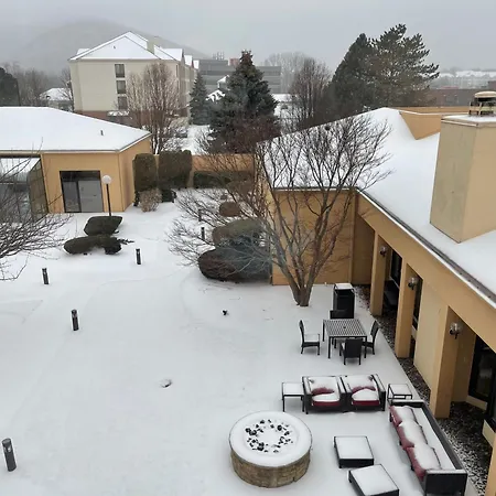 Courtyard By Marriott Fishkill-2