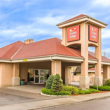 Econo Lodge Inn & Suites Lethbridge - Henderson Lake-2