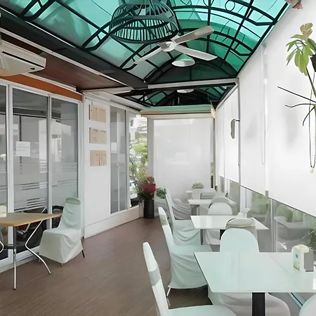 Collection O Howard Square Boutique Hotel-3