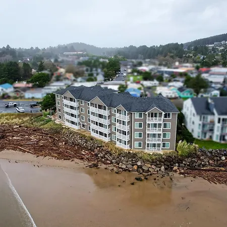 Siletz Bay Beachfront Hotel By Oyo Lincoln City-3