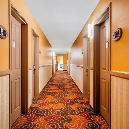 Oyo Hotel Castle Rock Co Downtown-3