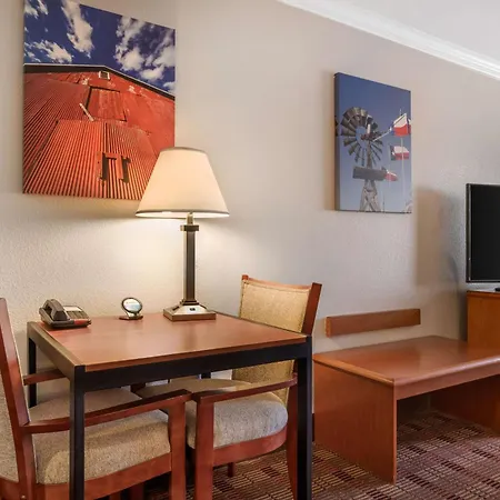 Best Western Club House Inn & Suites-3