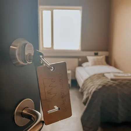 Guesthouse Reynir-2