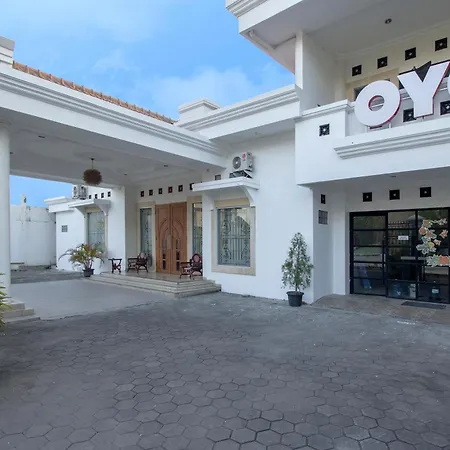 Collection O 1061 Aliya Homestay-2