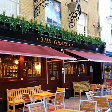 The Grapes-2