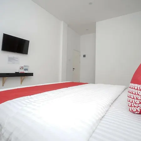Oyo 443 Hotel Barlian-2