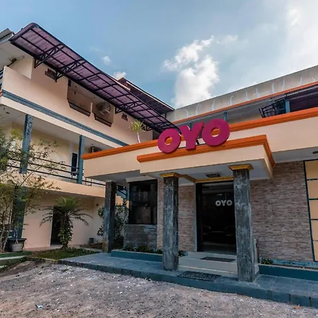 Hotel O Bogor Puncak Near Padang Golf Bukit Pelangi Formerly Gunung Geulis Village-2