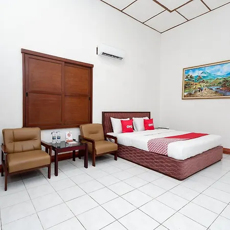 Super Oyo Capital O 1644 Hotel Griya Kencana-2