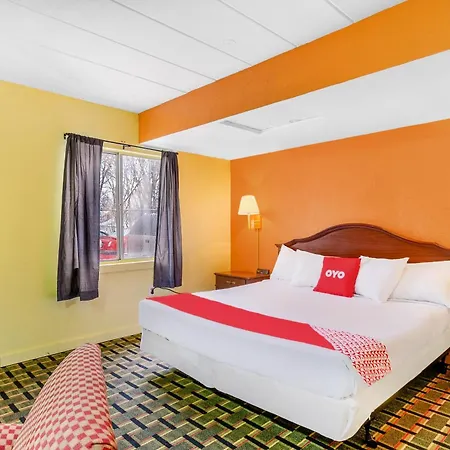 Oyo Hotel Downtown Peoria I-74-2